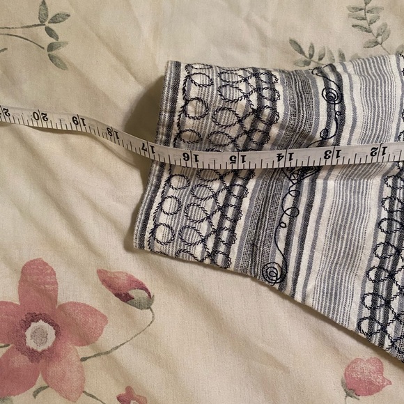 Chicos Linen Shirt Size 2 (12/14) Embroidered Button Up Inspirational 3/4 sleeve - Picture 11 of 15